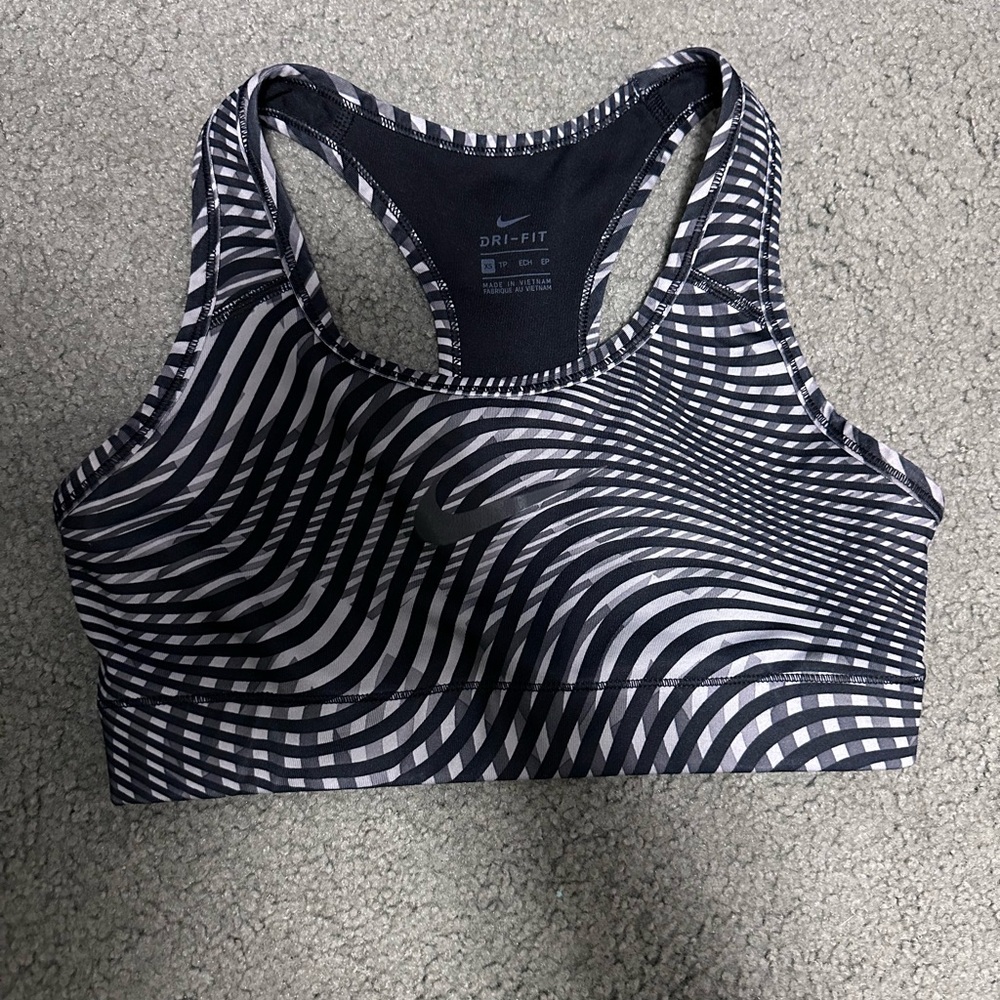 Nike Women's Dri-FIT Black and White Patterned Sports Bra